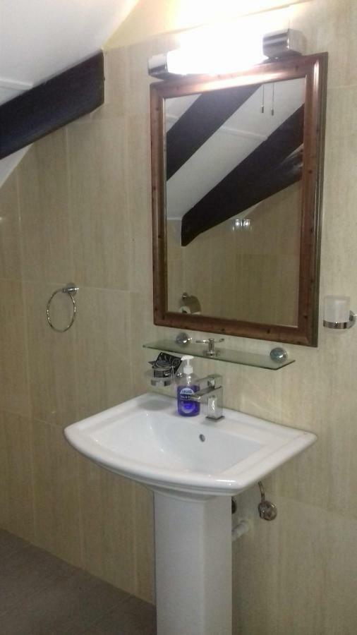 Shay Lyah Self Catering Apartment Виктория Екстериор снимка