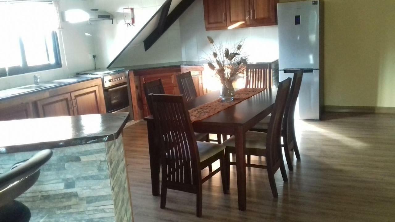 Shay Lyah Self Catering Apartment Виктория Екстериор снимка