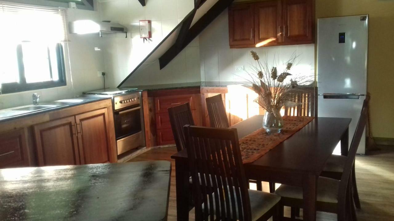 Shay Lyah Self Catering Apartment Виктория Екстериор снимка