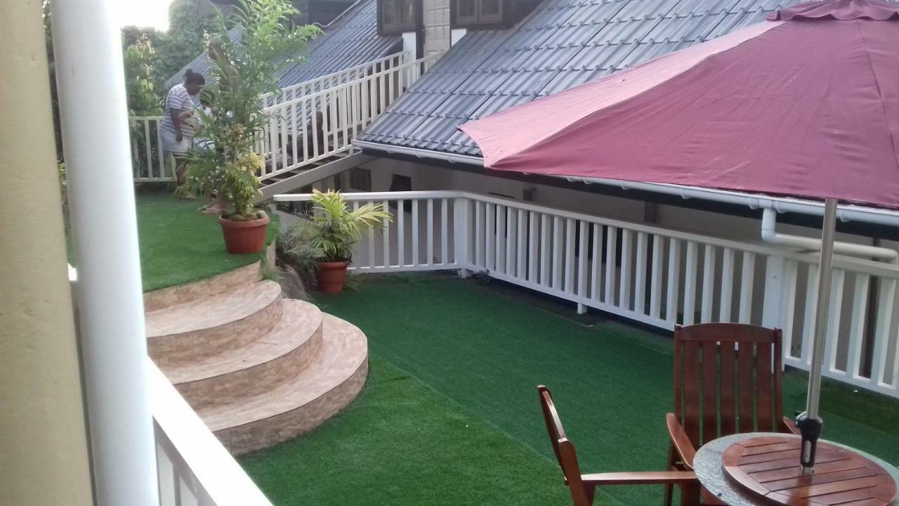 Shay Lyah Self Catering Apartment Виктория Екстериор снимка